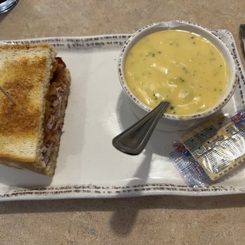 Chicken Run - Premium Lunch Combos - Breakfast & Brunch Near Me - Lubbock, Texas