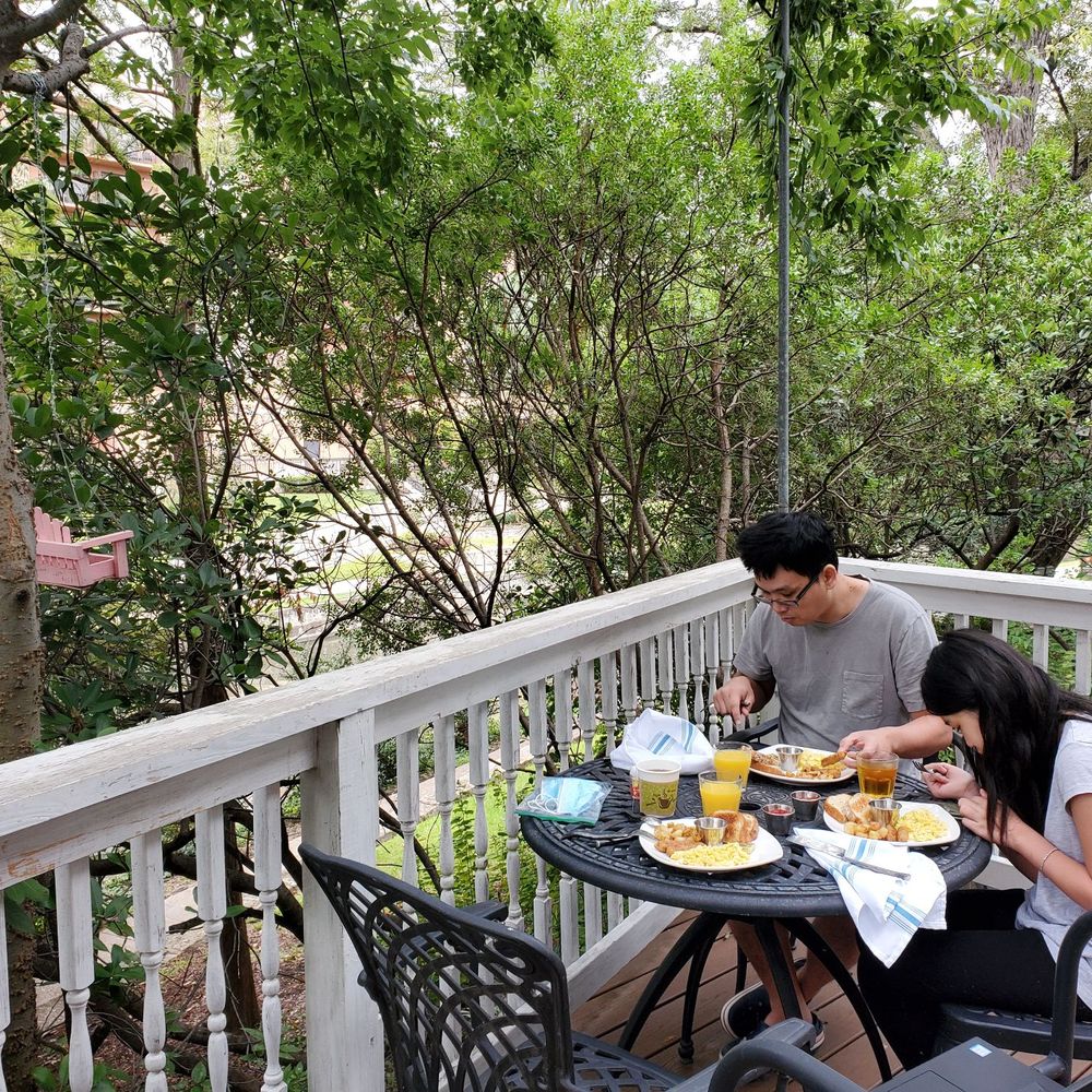 Inn On The Riverwalk - Breakfast outside the breakfast room - Bed & Breakfast Near Me - San Antonio, Texas Inn On The Riverwalk - Breakfast outside the breakfast room - Bed & Breakfast Near Me - San Antonio, Texas