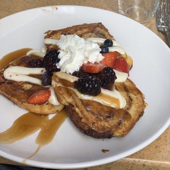 Another Broken Egg Cafe - Cinnamon roll French toast - Breakfast & Brunch Near Me - Pembroke Pines, Florida