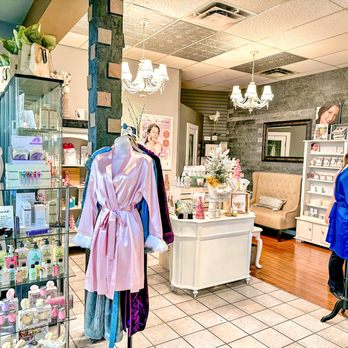 Living Well - At our spa, we provide exceptional services alongside afun selection of luxurious skincare from reputable brands, plus goodies for self care - Skin Care Near Me - Maple Ridge, British Columbia Living Well - At our spa, we provide exceptional services alongside afun selection of luxurious skincare from reputable brands, plus goodies for self care - Skin Care Near Me - Maple Ridge, British Columbia