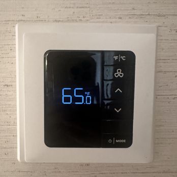 Hyatt Regency Irvine - The thermostat is updated as well. Super simple to use. - Hotels Near Me - Irvine, California