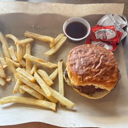 Meal presentation is not on par and portion does not match advertising photos of this meal.
Would you pay $ 25 for these 2 sandwiches ? Meal presentation is not on par and portion does not match advertising photos of this meal.
Would you pay $ 25 for these 2 sandwiches ?