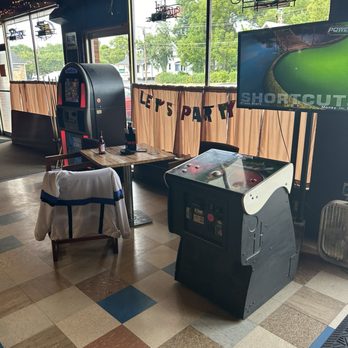 T J's Ali-by Inn - Jukebox and games to play inside - Bars Near Me - Saint Louis, Missouri T J's Ali-by Inn - Jukebox and games to play inside - Bars Near Me - Saint Louis, Missouri