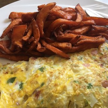 Daisy's Grill - Western Omelet with sweet potato fries - Sandwiches Near Me - Edgewater, New Jersey Daisy's Grill - Western Omelet with sweet potato fries - Sandwiches Near Me - Edgewater, New Jersey