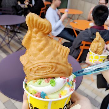 Somisomi - Milk and matcha swirl topped with fruity pebbles and a custard filling taiyaki. Fire. - Desserts Near Me - Cupertino, California Somisomi - Milk and matcha swirl topped with fruity pebbles and a custard filling taiyaki. Fire. - Desserts Near Me - Cupertino, California