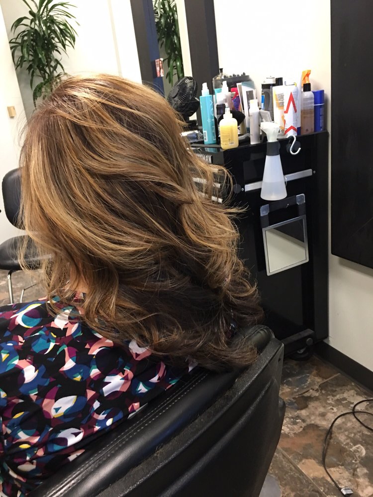 SALON 701 Updated September 2024 21 Photos & 92 Reviews 1860 Howe