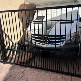 Build Gates and Garage Doors - Fences & Gates Near Me Build Gates and Garage Doors - Fences & Gates Near Me