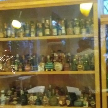 Cafe Julia - Cafes Near Me - Honolulu, Hawaii
