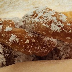 4 powdered sugar doughnuts (7/23/26)