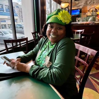 Stained Glass Pub - Happy St. Patrick's Day celebration! 03-17-24 - Pizza Near Me - Elkridge, Maryland