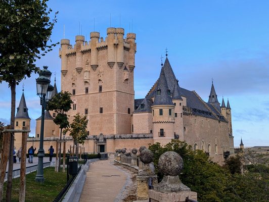 Alcázar de Segovia by null