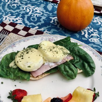 Penny Farthing Inn - Delicious eggs Benedict in the morning - Hotels Near Me - Saint Augustine, Florida