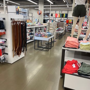 Old Navy - Women's Clothing Near Me - Escondido, California