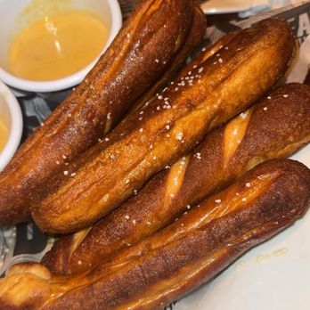 Smokey Bones Dayton - Pretzel Bones - Barbeque Near Me - Dayton, Ohio