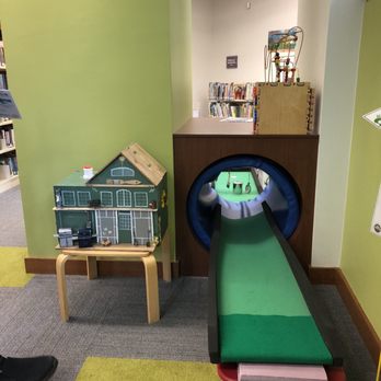 James Blackstone Memorial Library - Mini golf - Libraries Near Me - Branford, Connecticut