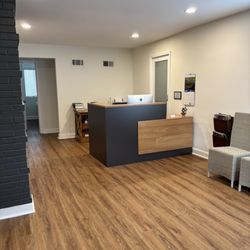 Molly B Shapiro - Reception desk and waiting area.