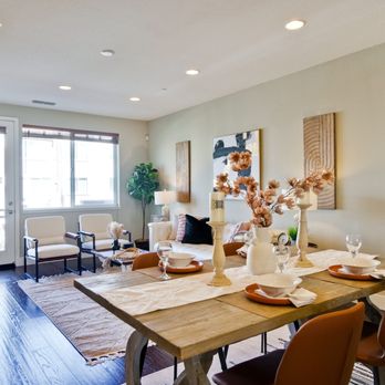 ColorsMesh Homestaging - Dining Area - Home Staging Near Me