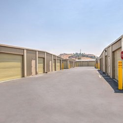 Willow Glen Storage - Large drive-up storage units in Willow Glen.