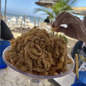 Paradise Cove Beach Cafe - Crispy Calamari - American Near Me - Malibu, California Paradise Cove Beach Cafe - Crispy Calamari - American Near Me - Malibu, California