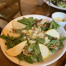 Peter Schlemihl - Blue cheese spetzula & pears.
