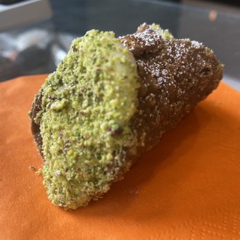 Il Cannolo - Pistachio cannoli - Desserts Near Me - Milan, Michigan