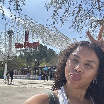 Six Flags Magic Mountain - Amusement Parks Near Me - Valencia, California