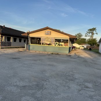 Daylight Donuts Effingham - Outside - Donuts Near Me - Effingham, Illinois Daylight Donuts Effingham - Outside - Donuts Near Me - Effingham, Illinois