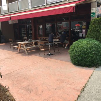 Lucky's Smokehouse - Smokehouse Near Me - Sechelt, British Columbia