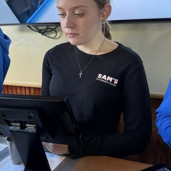 Sam's Chowder House - Hostess extremely rude - Seafood Near Me - Half Moon Bay, California