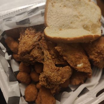 Harold's Chicken Shack - Chicken Wings Near Me - Chicago, Illinois Harold's Chicken Shack - Chicken Wings Near Me - Chicago, Illinois