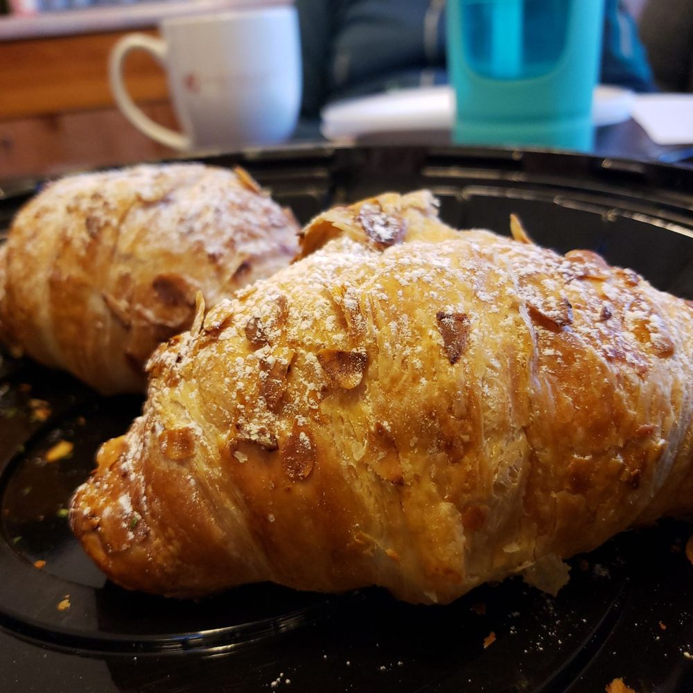 Cedar House - Coffee & Tea Near Me - Flagstaff, Arizona