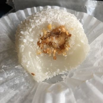 Chiu Hong Bakery - Inside of the mochi - Bakeries Near Me - New York, New York