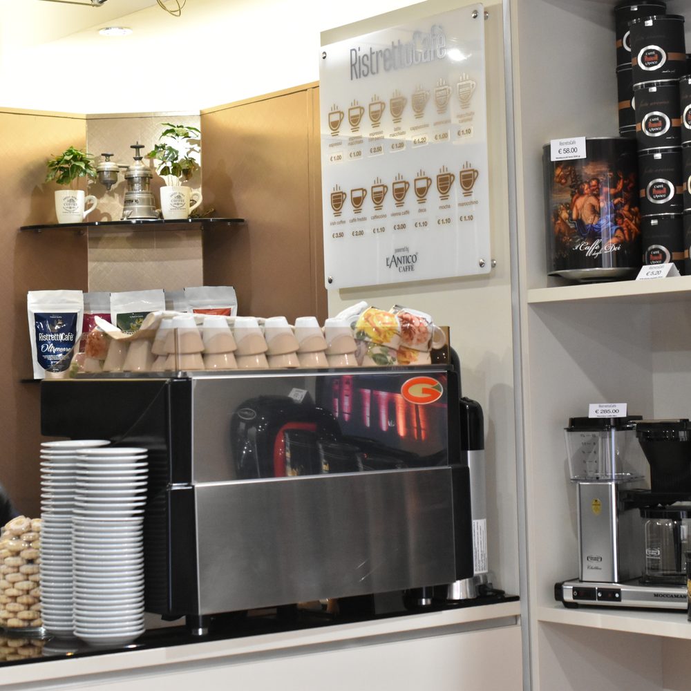 Molinari House Lux in Modena Center - Apartments for Rent in Modena,  Emilia-Romagna, Italy - Airbnb, image size:1000x1000