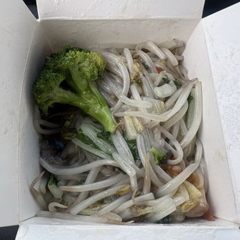 New Wok Chinese Restaurant - Vegetable Chop Suey - Chinese Near Me - Markham, Illinois New Wok Chinese Restaurant - Vegetable Chop Suey - Chinese Near Me - Markham, Illinois