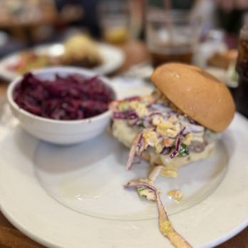 Linn's Restaurant - Fried chicken sandwich with olallieberry slaw - American Near Me - Cambria, California