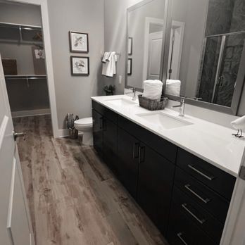 Morrison Yard - Master bath in the master bedroom of the 2 bed, 2 bath apartment. - Apartments Near Me - Charleston, South Carolina Morrison Yard - Master bath in the master bedroom of the 2 bed, 2 bath apartment. - Apartments Near Me - Charleston, South Carolina