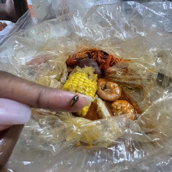 La Juicy Seafood - Cajun/Creole Near Me - O'Fallon, Missouri