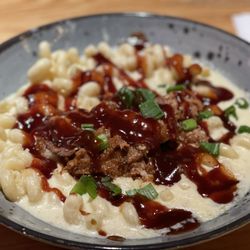 B-Lux Grill & Bar - BBQ pork Mac and Cheese