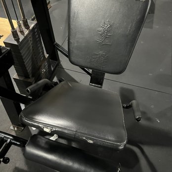 Gold's Gym - Leg ext - Gyms Near Me - Totowa, New Jersey Gold's Gym - Leg ext - Gyms Near Me - Totowa, New Jersey