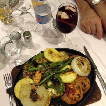 El Zagal - Grilled vegetable plate was delicious and included apples too! - Spanish Near Me - Madrid, M