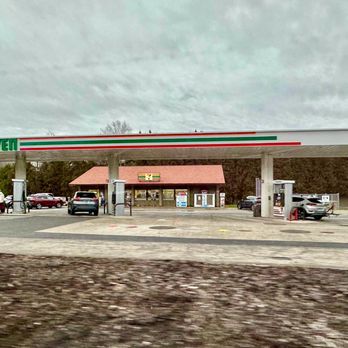 7-Eleven - Exterior of gas pumps and convenience store - Convenience Stores Near Me - Gibsonia, Pennsylvania 7-Eleven - Exterior of gas pumps and convenience store - Convenience Stores Near Me - Gibsonia, Pennsylvania