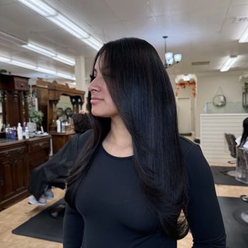 Liss Loves Color - Long layers and natural brunette highlights - Hair Stylists Near Me Liss Loves Color - Long layers and natural brunette highlights - Hair Stylists Near Me