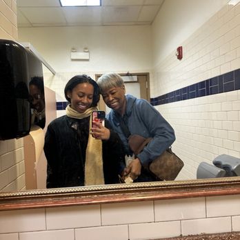 Lou Malnati's Pizzeria - Clean bathrooms! - Pizza Near Me - Chicago, Illinois Lou Malnati's Pizzeria - Clean bathrooms! - Pizza Near Me - Chicago, Illinois