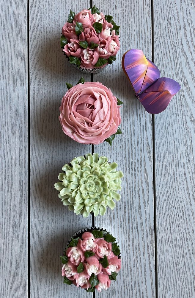Bloom Cupcakes Logo