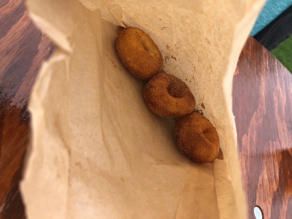 The Dapper Doughnut Logo