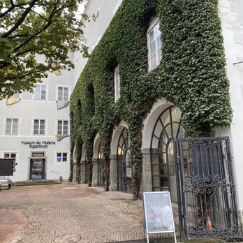 220Grad - Beautiful architecture. - Coffee & Tea Near Me - Salzburg, 5