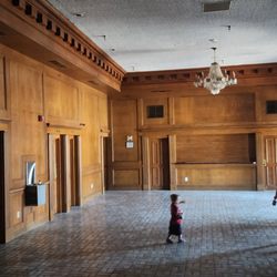 Howard Johnson by Wyndham Burlington - We can't wait to see the renovated new reservation area