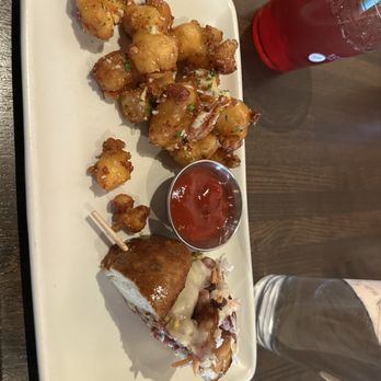 Tucson Food Tours - Delicious cheese curd and pastrami sandwich - Food Tours Near Me