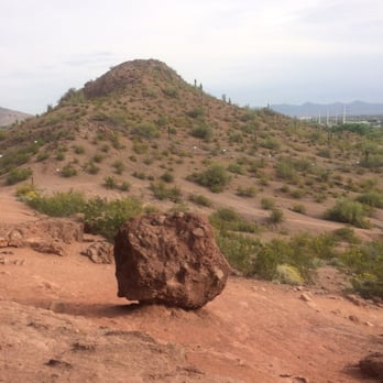 Hole-in-the-Rock - Rocks bigger than a family - Hiking Near Me - Phoenix, Arizona