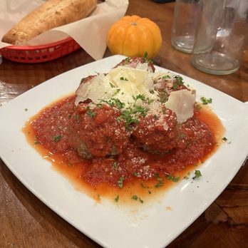 Giuseppe's Pizzeria - Meatballs - Pizza Near Me - Montrose, California Giuseppe's Pizzeria - Meatballs - Pizza Near Me - Montrose, California